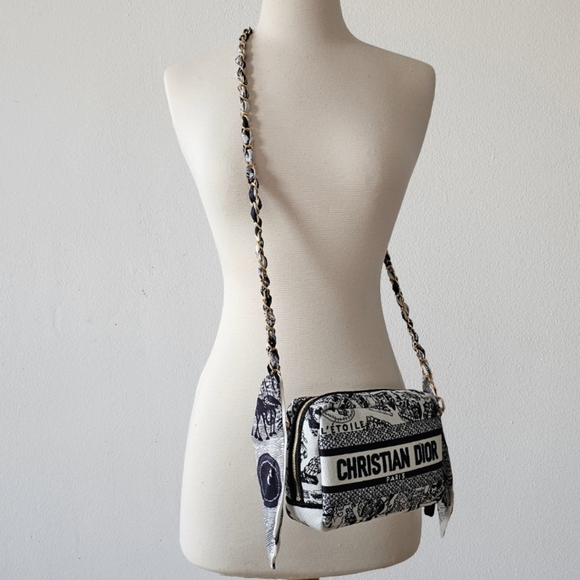 💙 Dior 2-Way Pouch 💙 - Picture 2 of 12